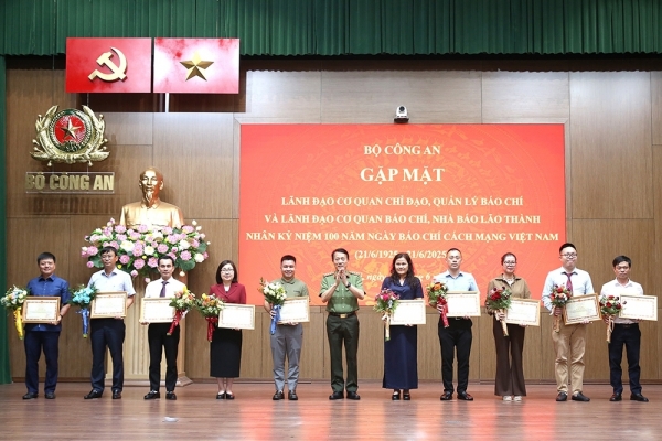 Vững vàng trận tuyến thông tin, chung sức bảo vệ an ninh Tổ quốc