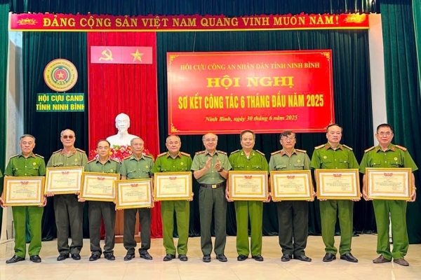 Hội Cựu CAND tỉnh Ninh Bình (cũ) sơ kết công tác 6 tháng đầu năm 2025