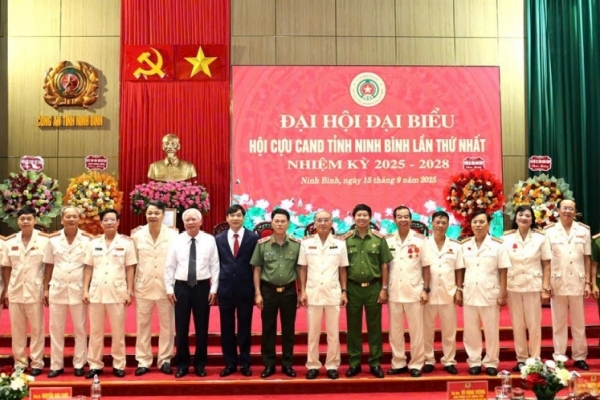 Thống nhất, vững mạnh, tích cực đóng góp vào sự nghiệp xây dựng và bảo vệ Tổ quốc