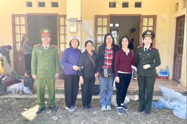 Hơn 250 phần quà  đến với người nghèo xã Phan Thanh, Cao Bằng