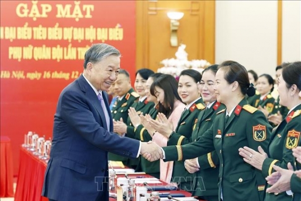 Phấn đấu mỗi phụ nữ Quân đội là một gương sáng