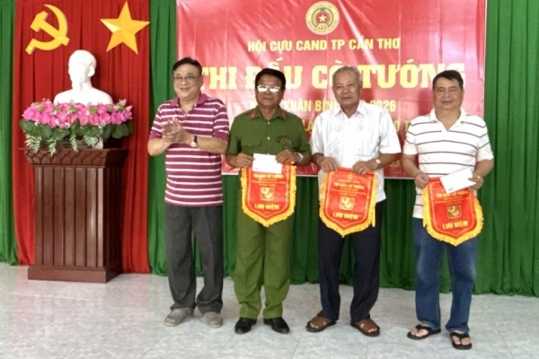 Giao lưu cờ tướng kỷ niệm 2 năm thành lập Hội Cựu CAND TP Cần Thơ
