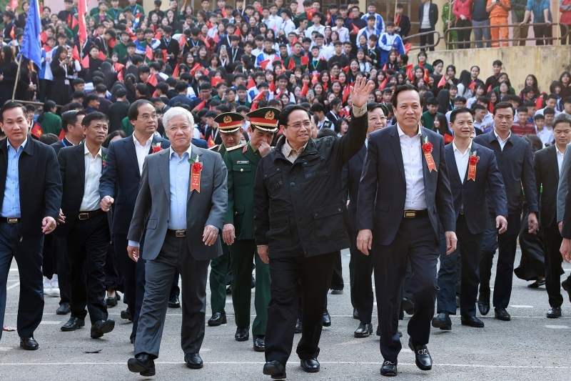 Thủ tướng: Xây dựng trường học khu vực miền núi, đồng bào dân tộc để gieo chữ, giữ nước