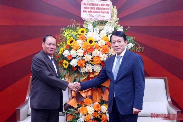 Tiếp tục vun đắp quan hệ hữu nghị Việt Nam – Lào