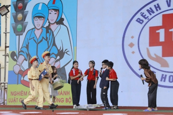 Ươm mầm văn hóa giao thông cho thế hệ tương lai
