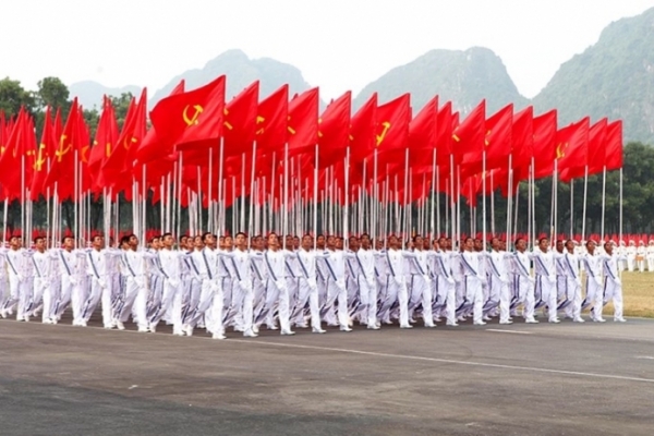 Vững bước dưới cờ Đảng