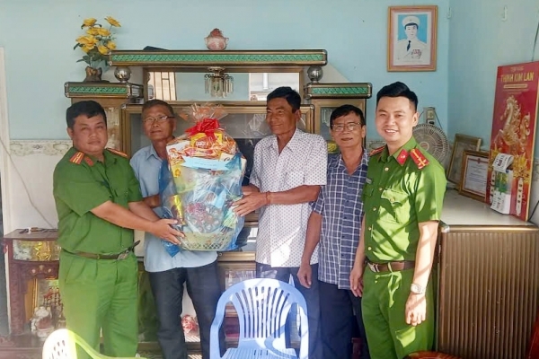 Hội Cựu CAND TP Cần Thơ: Ấm áp nghĩa tình đồng đội trong các hoạt động chăm lo Tết Bính Ngọ 2026