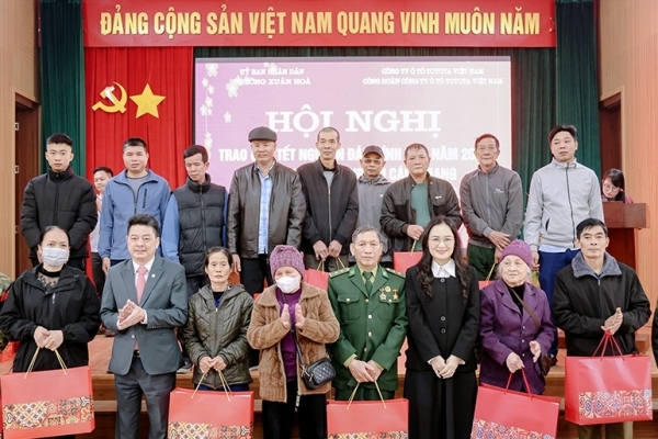 Toyota Việt Nam lan tỏa hơi ấm đến các gia đình chính sách