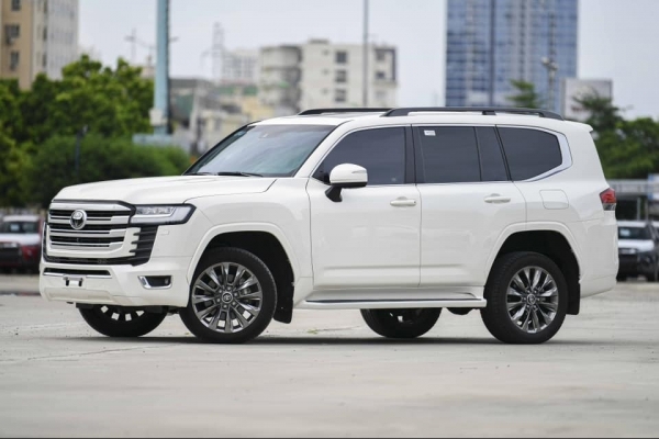 Toyota Việt Nam triệu hồi 699 xe Land Cruiser 300 để cập nhật phần mềm hộp số