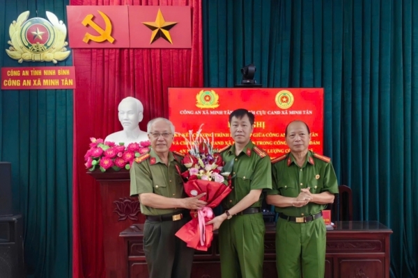 Ninh Bình: Chi hội Cựu CAND xã và Công an xã Minh Tân ký kết Chương trình phối hợp trong công tác bảo đảm an ninh, trật tự