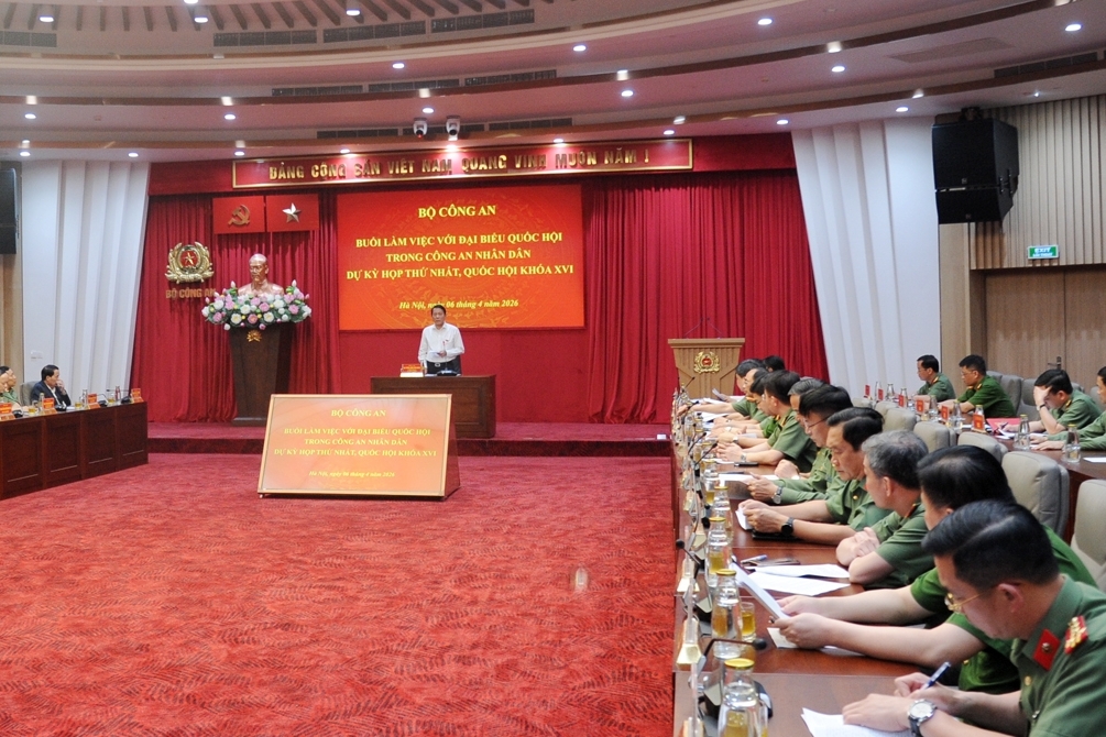 Bộ Công an làm việc với đại biểu Quốc hội trong Công an nhân dân dự Kỳ họp thứ Nhất, Quốc hội khoá XVI