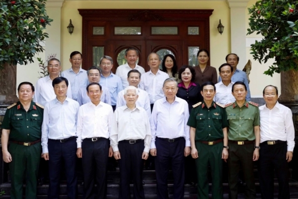 Tổng Bí thư, Chủ tịch nước thăm các nguyên lãnh đạo Đảng, Nhà nước và Mẹ Việt Nam Anh hùng