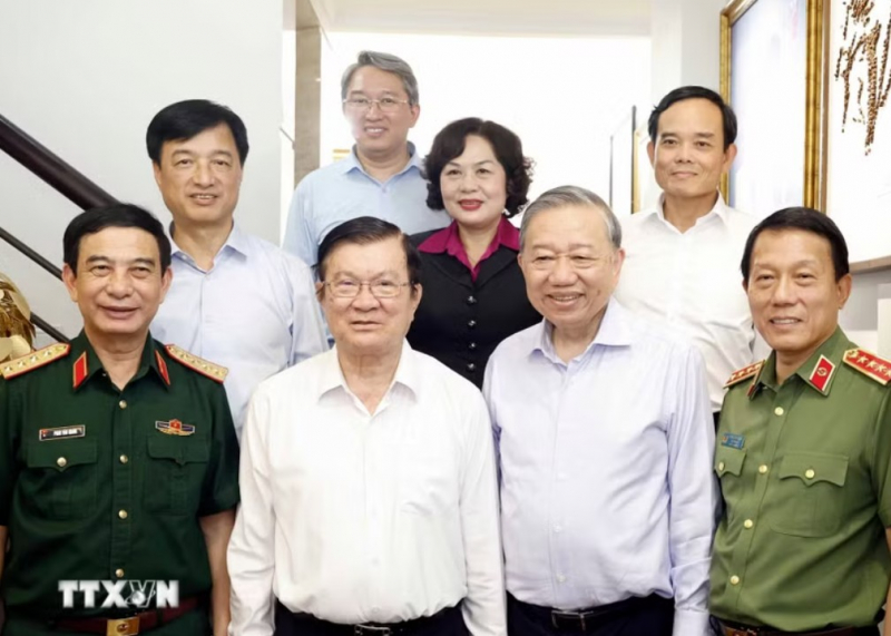 Tổng Bí thư, Chủ tịch nước thăm các nguyên lãnh đạo Đảng, Nhà nước và Mẹ Việt Nam Anh hùng -0