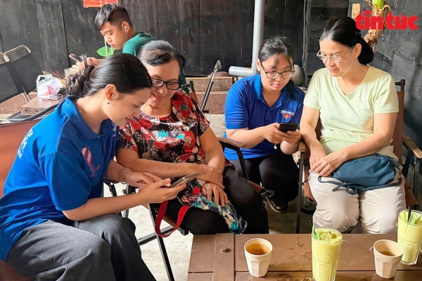 Bình dân học vụ số tạo nền móng công dân số từ mỗi thôn xóm