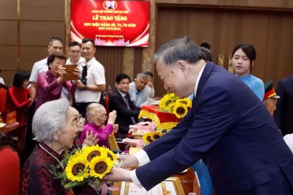 Tổng Bí thư, Chủ tịch nước: Đảng viên lão thành là chỗ dựa tinh thần tin cậy