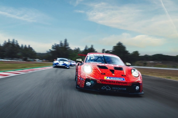 Tay đua 18 tuổi đại diện Porsche Việt Nam tranh tài tại đấu trường châu Á