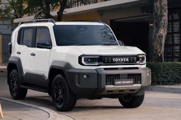 Toyota Việt Nam ra mắt Land Cruiser FJ hoàn toàn mới