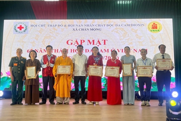 Tiếng chuông chùa Bình Sơn và lời nguyện bình an cho những mầm sống vươn lên từ gian khó