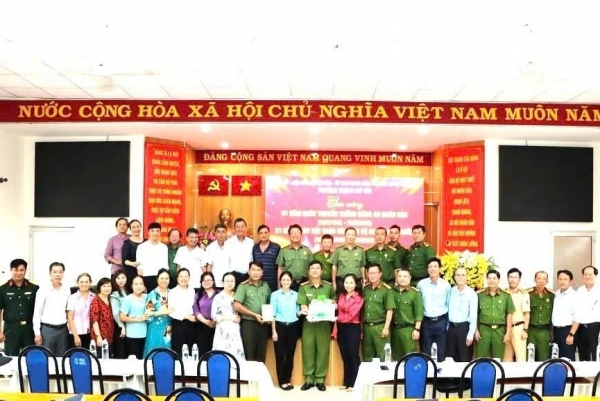 TP.HCM: Hội Cựu CAND phường Thạnh Mỹ Tây họp mặt kỷ niệm Ngày truyền thống CAND và các ngày lễ lớn