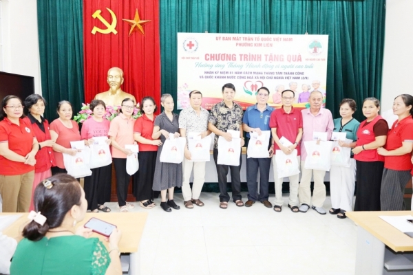 Lan tỏa tinh thần "Nhân ái, nghĩa tình" nhân Tháng hành động vì Người cao tuổi tại phường Kim Liên