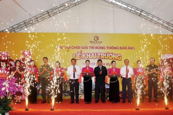 Tổ hợp "Go Kart - Công viên Khủng long - Spa đại ngàn" đi vào hoạt động tại Phượng Hoàng Mộc Châu