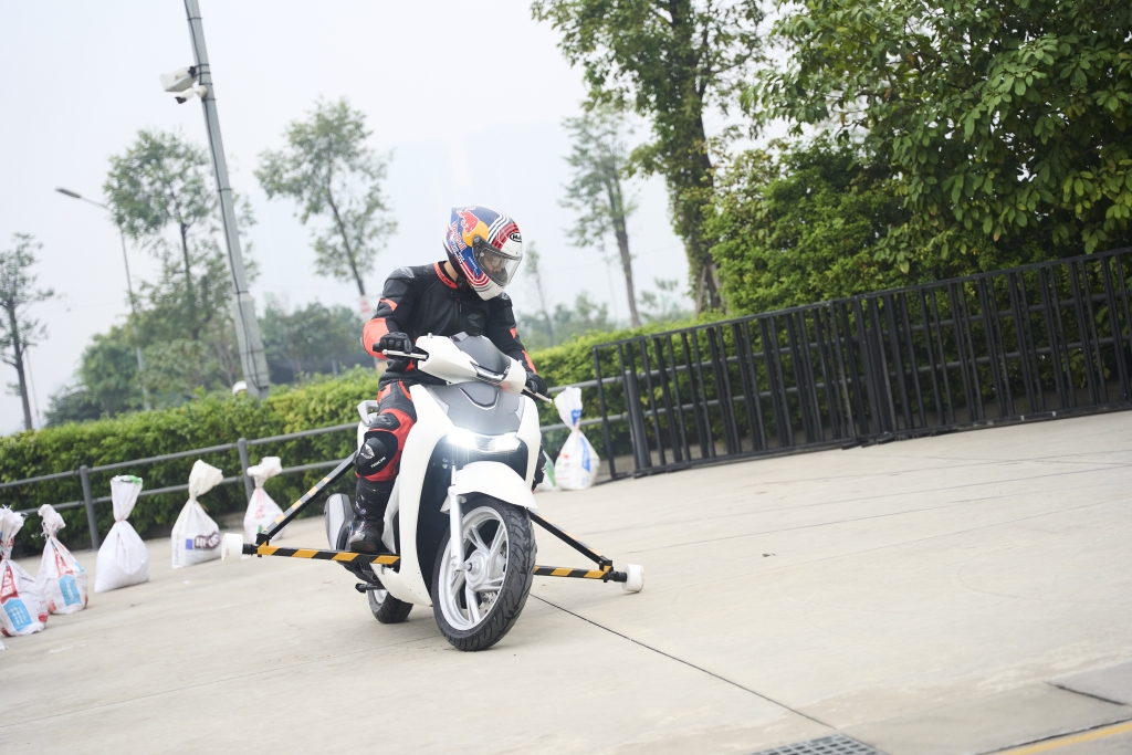 Mô phỏng Công nghệ chống bó cứng phanh cho xe máy nâng cao chất lượng ATGT tại Việt Nam